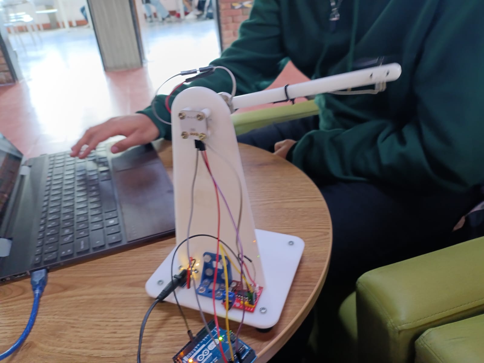 Aeropendulum — Inverted Pendulum Control